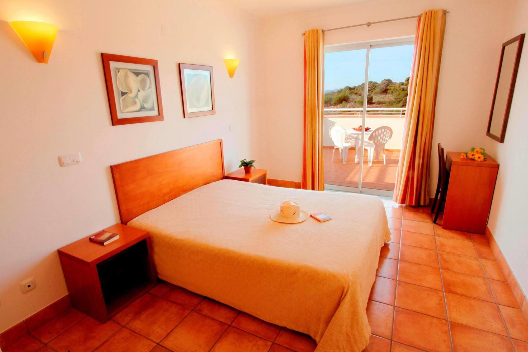 Vila Mos - Beach Resort Lagos Quarto foto